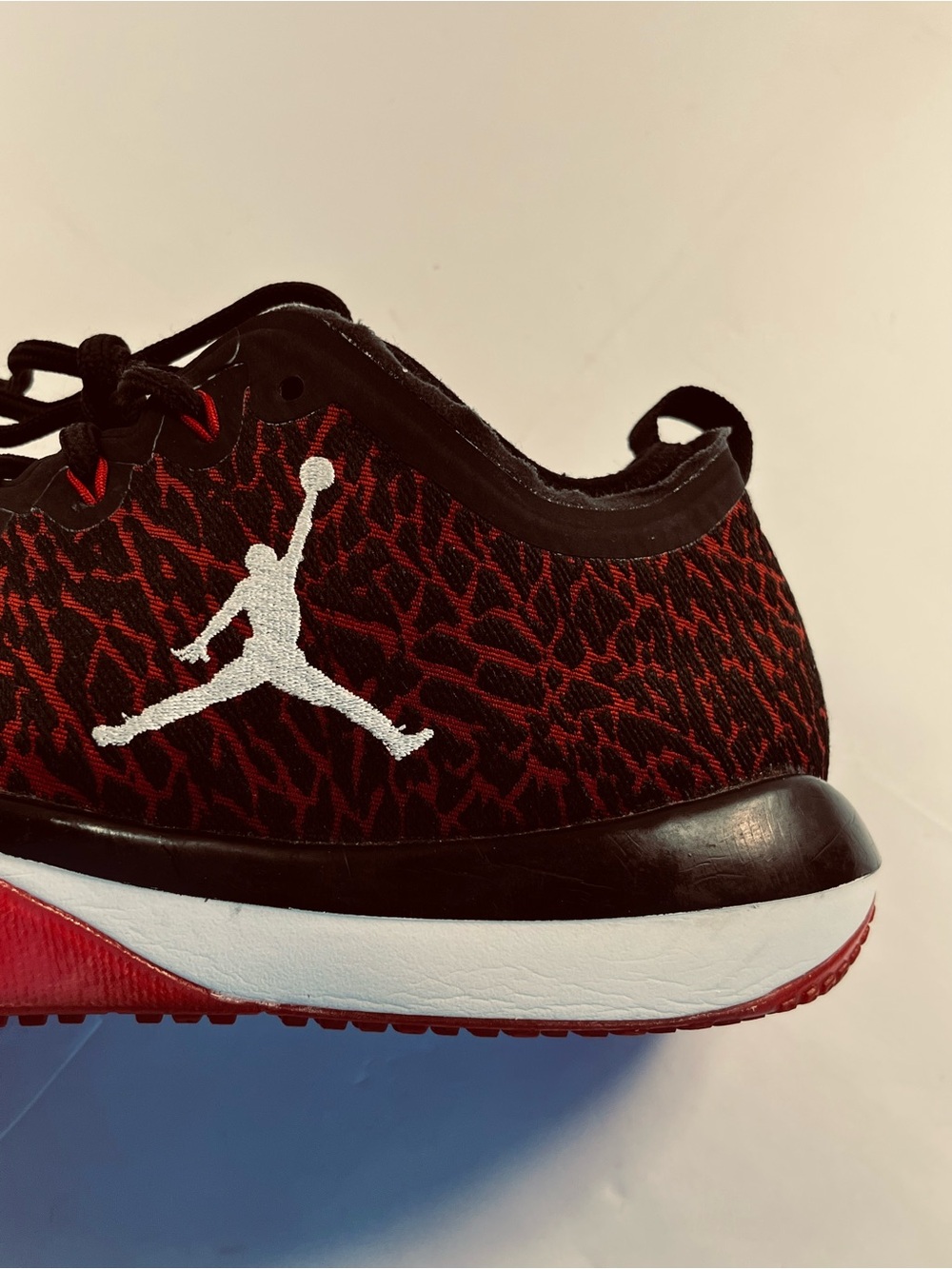 Nike Jordan Trainer Shoes #845403-00Men’s Men’s Size:12 Black Red Sneakers - Picture 12 of 15